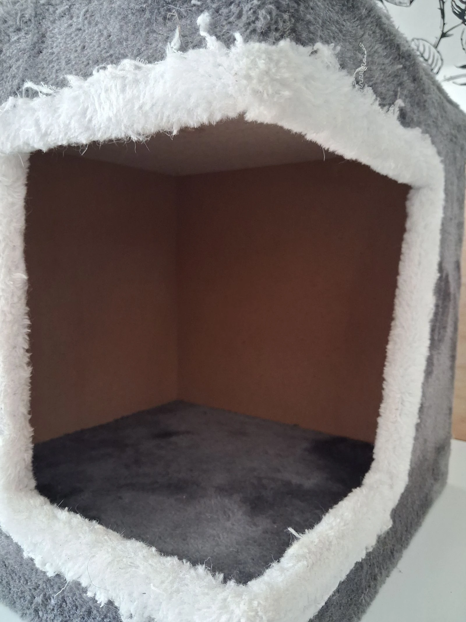 Bottom part of a cat tree – photo 3